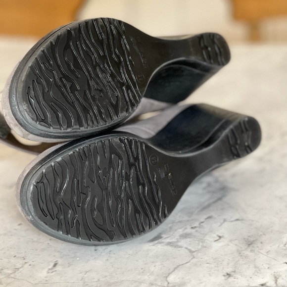 Dansko 36 Wedge Ankle Boots with Velcro Upper - Picture 4 of 4